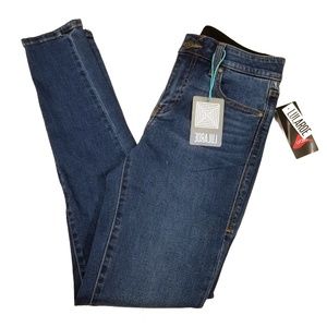 ***NWT*** SIZE 24 LULAROE LIGHTER SKINNY JEANS